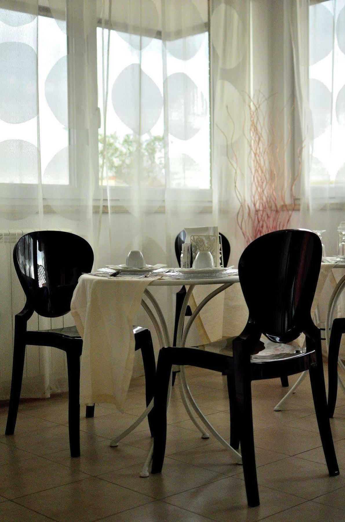 Rome&Suites Bagian luar foto