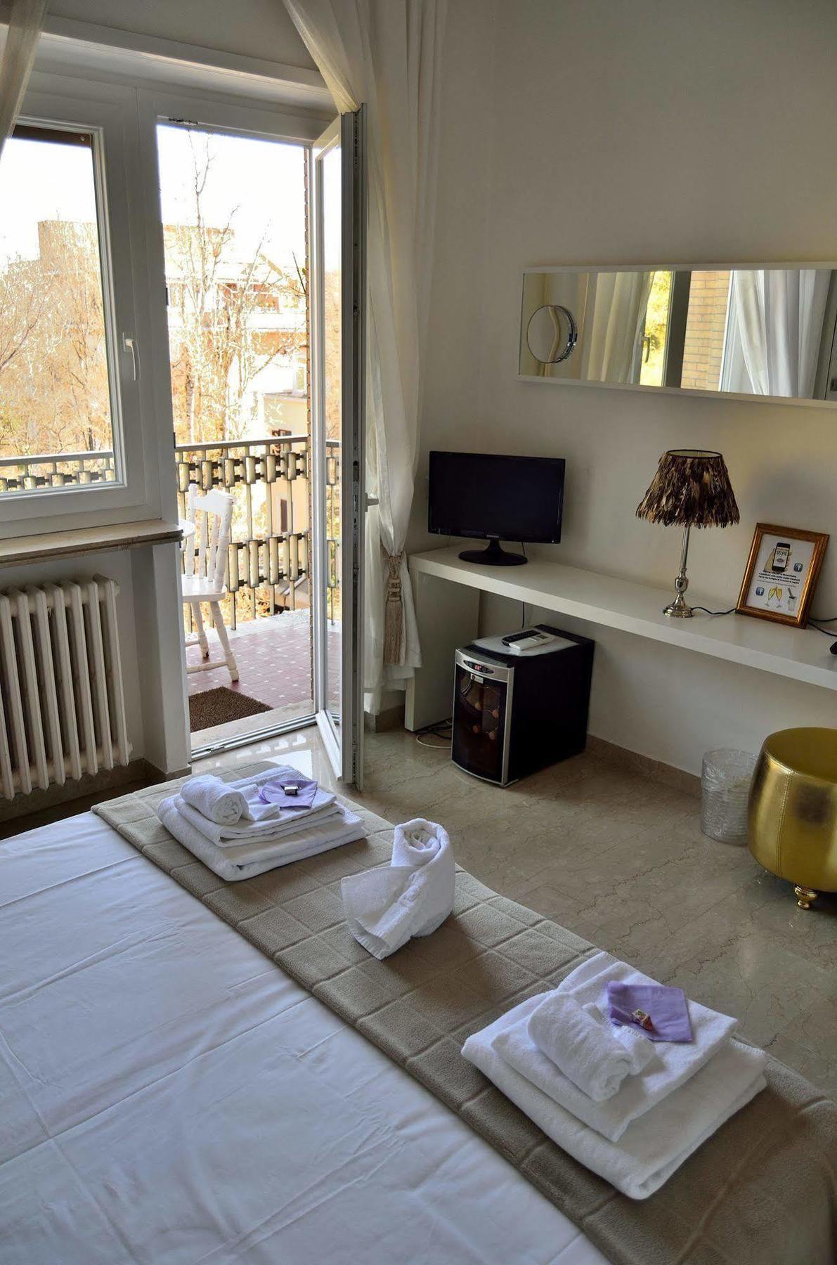 Rome&Suites Bagian luar foto