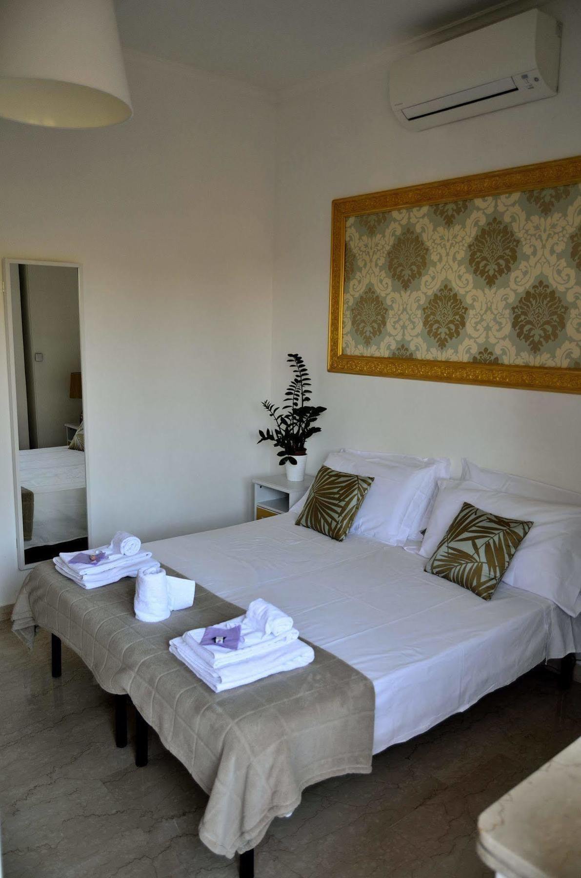 Rome&Suites Bagian luar foto