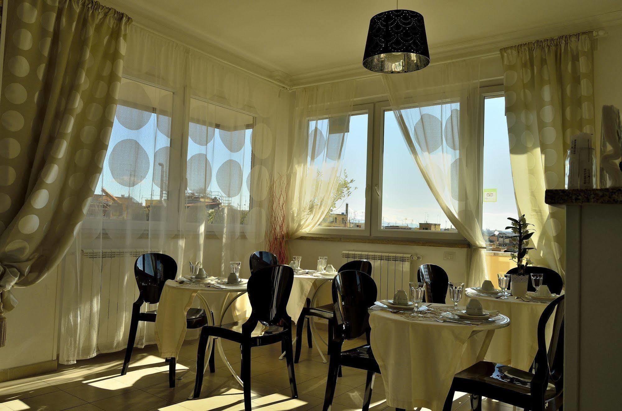 Rome&Suites Bagian luar foto