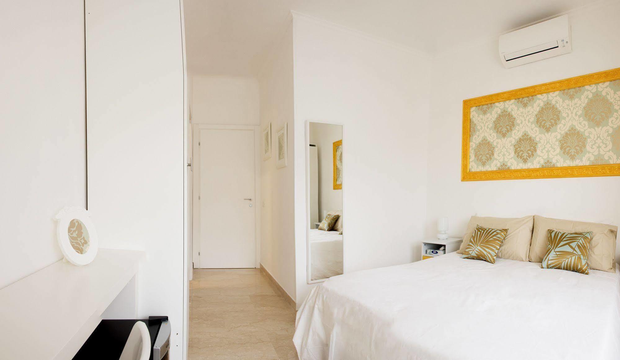 Rome&Suites Bagian luar foto